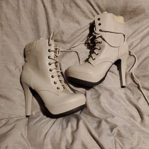 Call if Spring Booties, Size 8, White